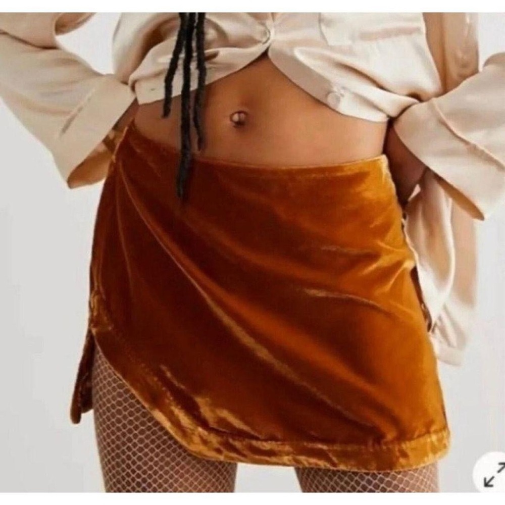 Free People Velvet micro mini Skirt in Rich Brown - Picture 1 of 5